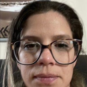 Meet your Posher, Maria elena